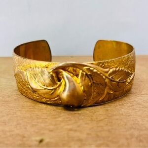 Vintage Gold‎ Leaf Motif Bracelet